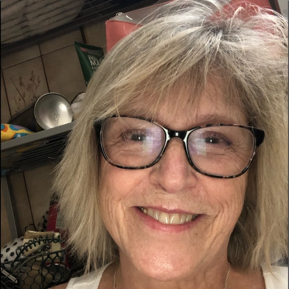 Meet your Posher, Reenie - Picture 2 of 2